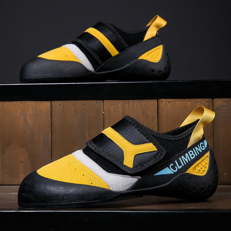 Crawling shoes beginners train in in-shoe climbers to bring in children to climb