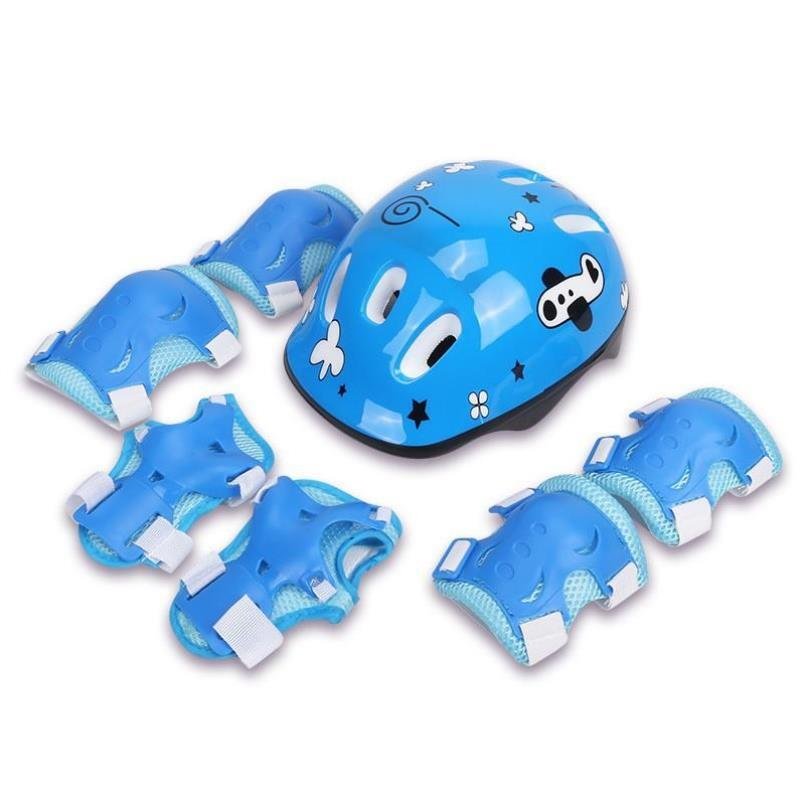 The first-school skater shoes for the children of a dry skater