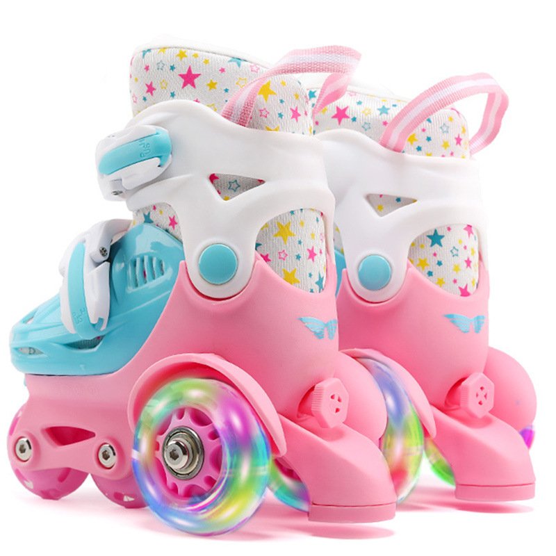 A young child with a pair of four-wheel-lighted, dry-shoe girls can switch to two-wheel-sliding shoes at the age of 3-7