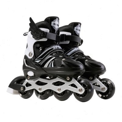 3-4-5-6-7-8-10-year-old beginners in roller skates full of men and women