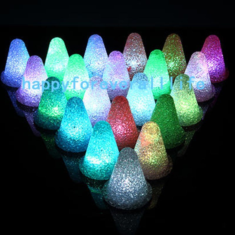 Rolling road crystal stakes, skating barrier skater horn-marked pillar batteries glowing at night