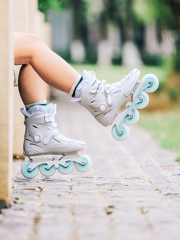 EAGLE ROLLER SHOES X3 ADULTS PRIMARY SKIDERS, MEN AND WOMEN SPECIALIZED IN ROLLERS
