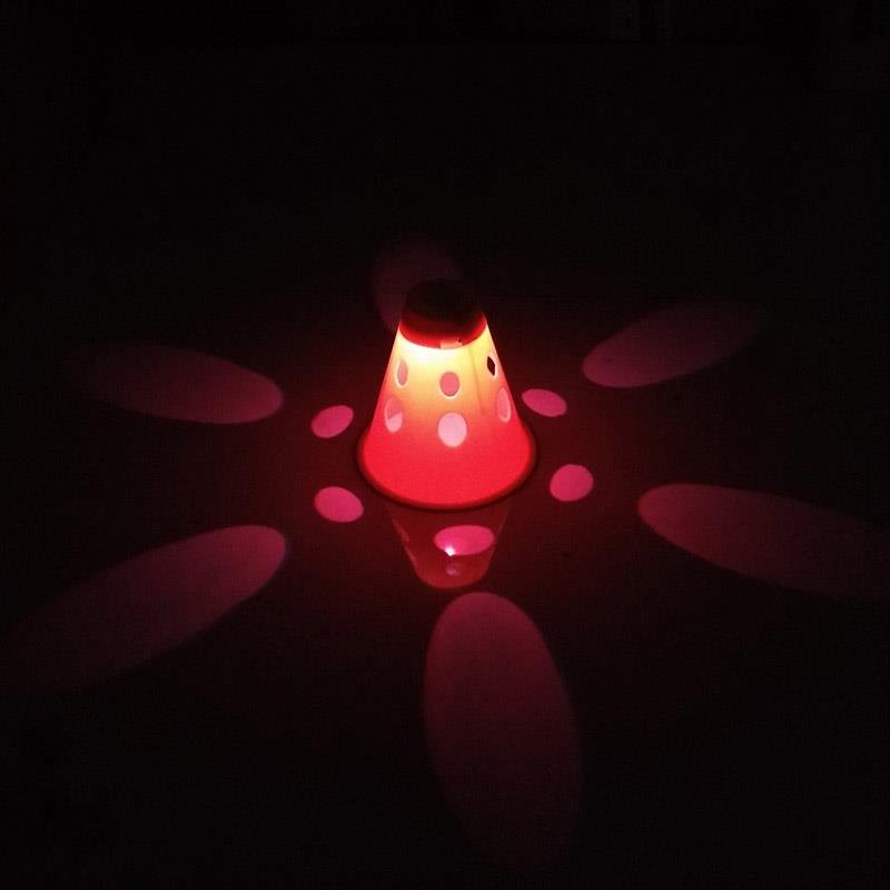 Slipper 7-colored night-light roadblock foot sign projector for windproof glass barrier corner-marked skater training kit