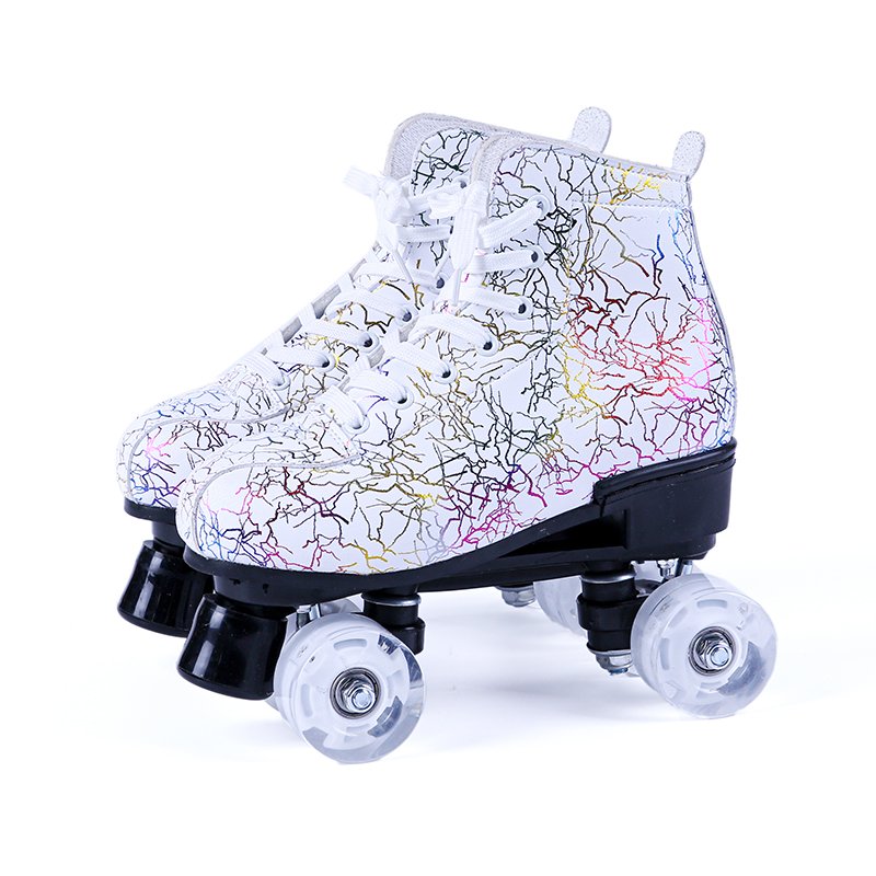 A four-wheeled skating skating skating shoes for adult mail skaters