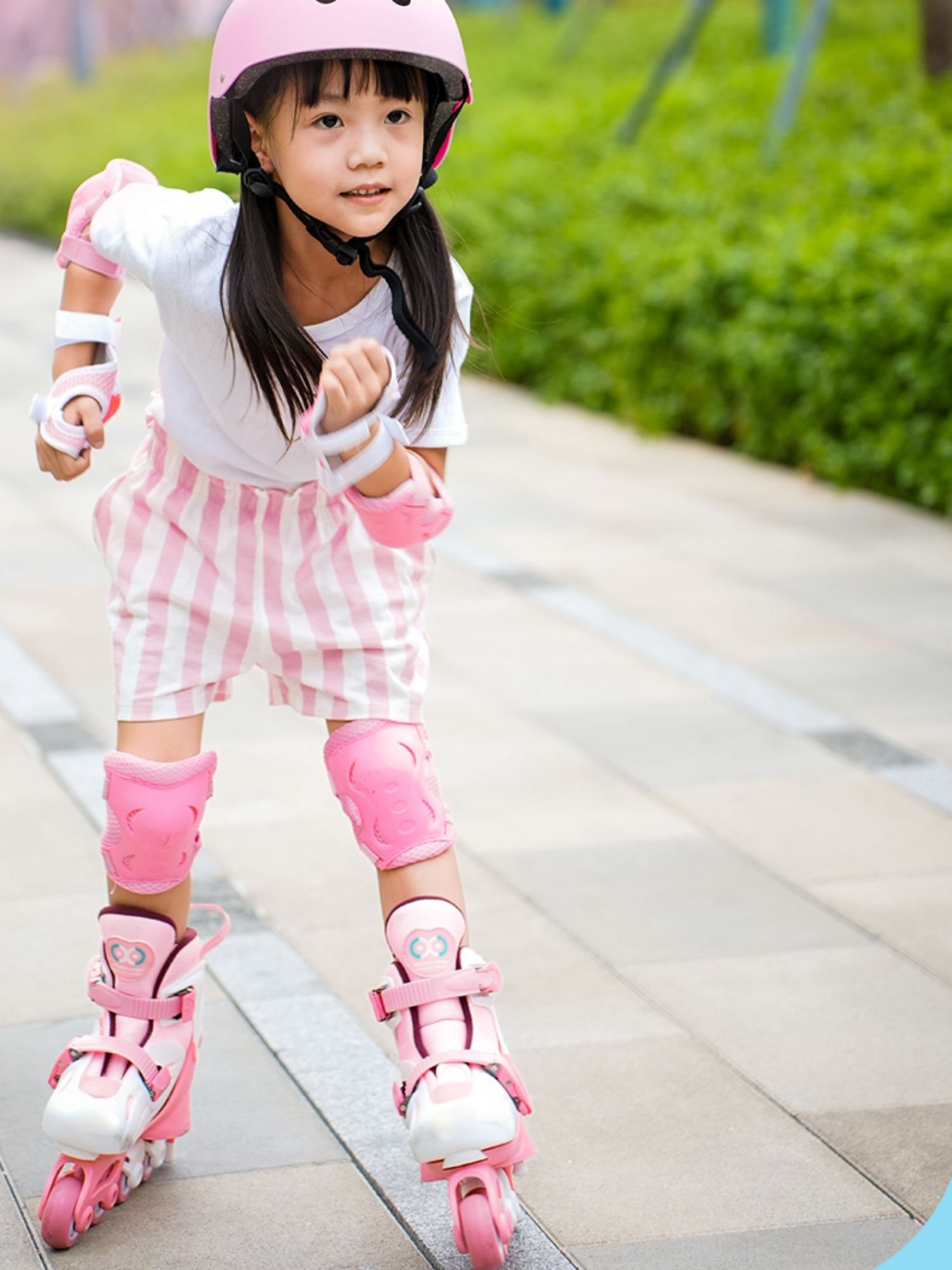 Children's beginners' roller skates, boys and girls' pairs of skates