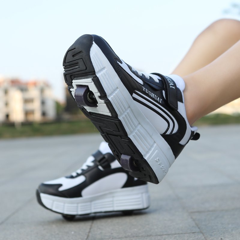 Girls take their shoes away and the invisibility of the two wheels creates one-wheeled shoes for boys and children with wheeled shoes