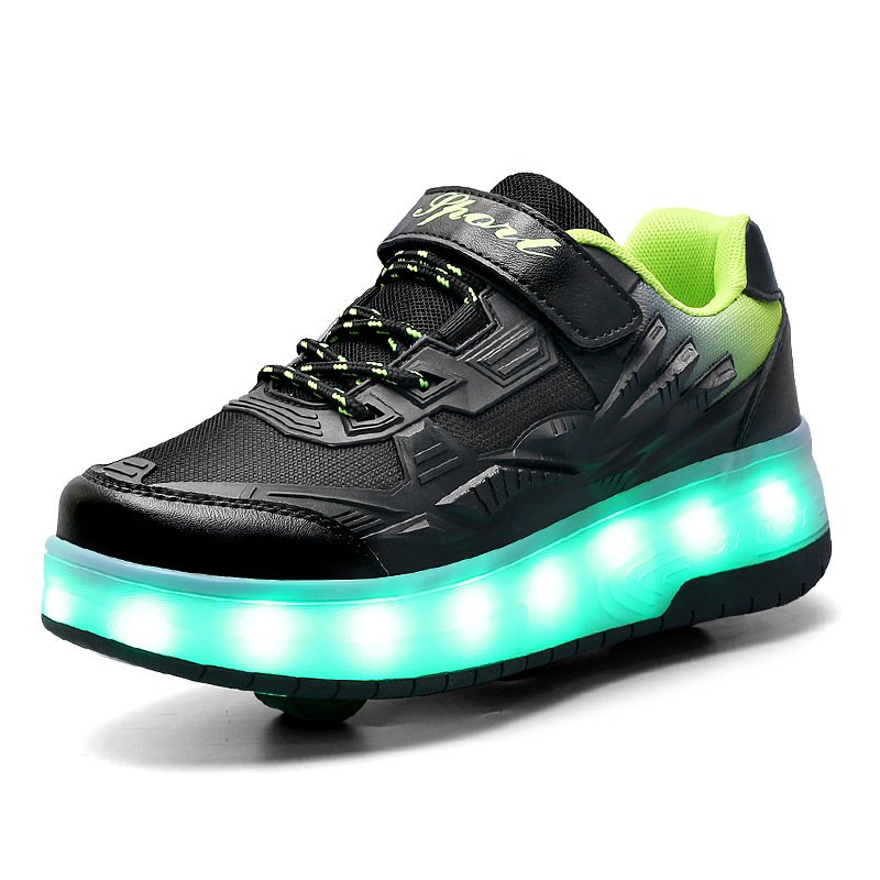 Dica's kids take their shoes off for the summer two-wheeled slippers to charge the invisible wheels of adult outdoors