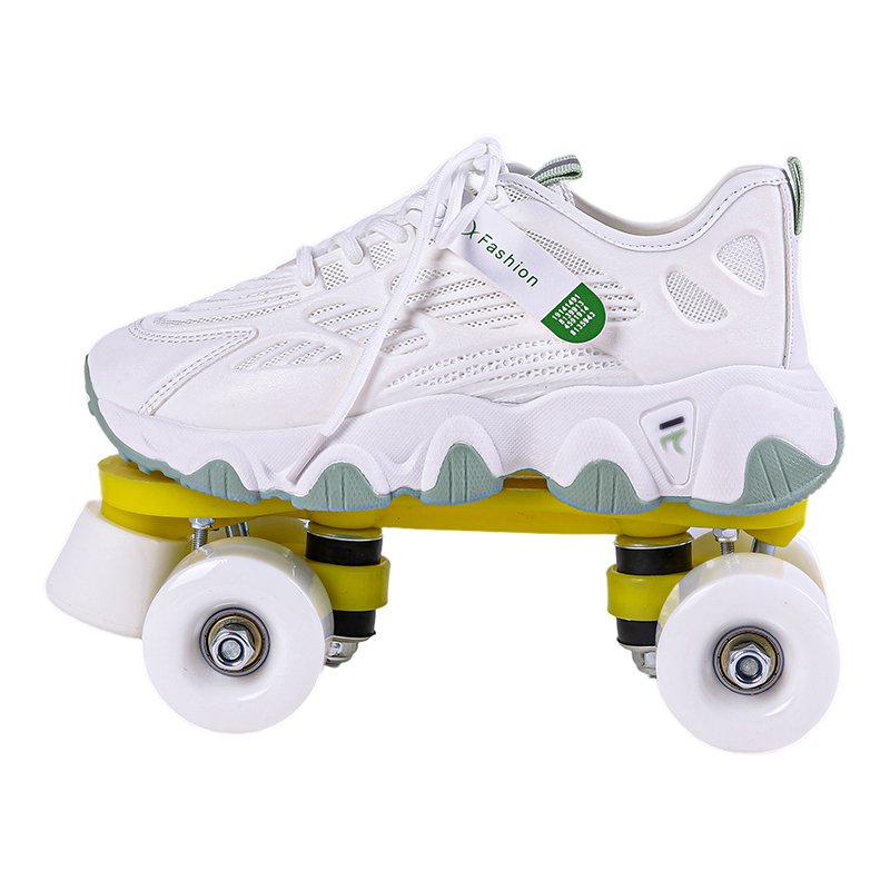 A new four-wheeler of skating shoes for adult children, a pair of skates for both men and women