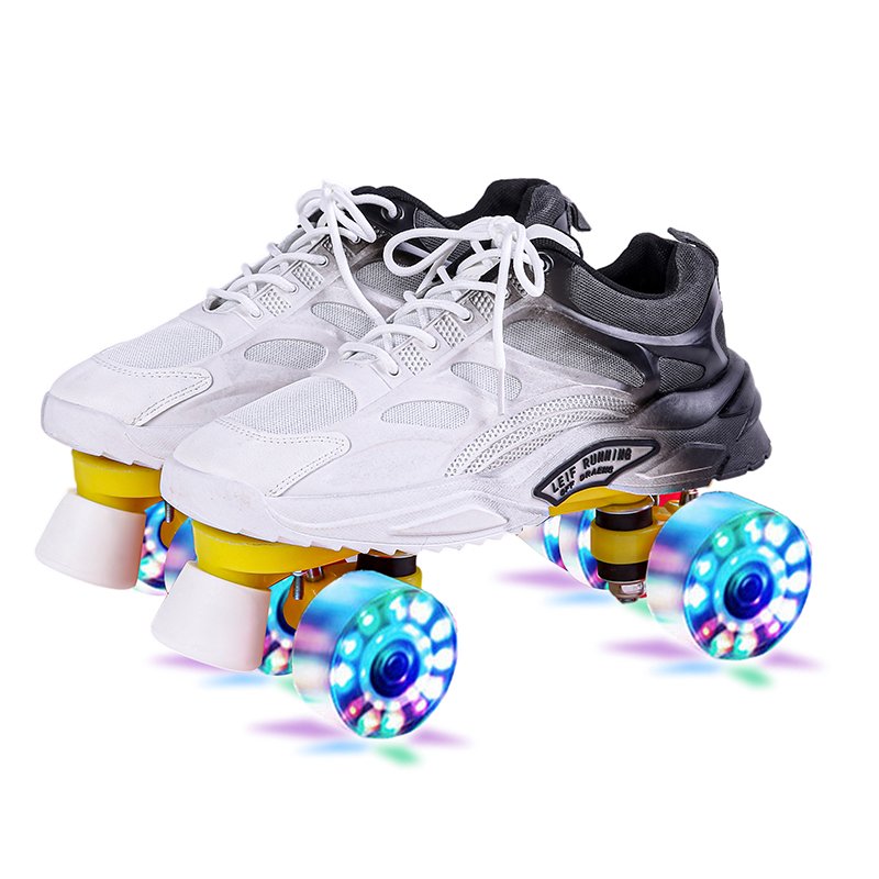 A new four-wheeler of skating shoes for adult children, a pair of skates for both men and women