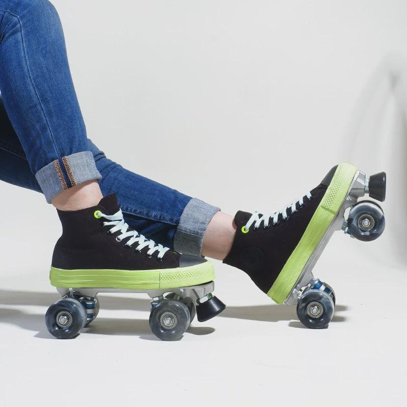 Aluminum-painted skates for both male and female adults