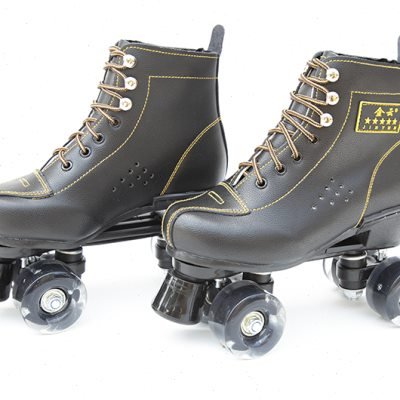 A student of the Golden Cloud-Bronced Skating Field with double-trip skates and flashing oxen-skin-tip skates