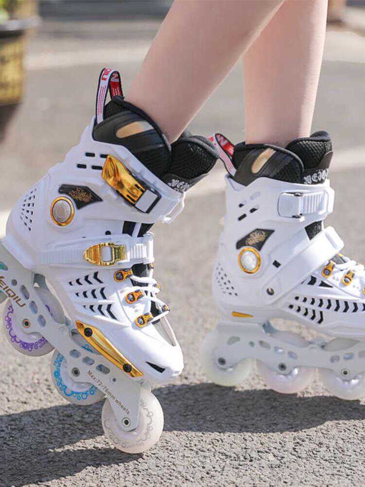 Li Ning Skating Adults, male and female school smoother skates early in the year