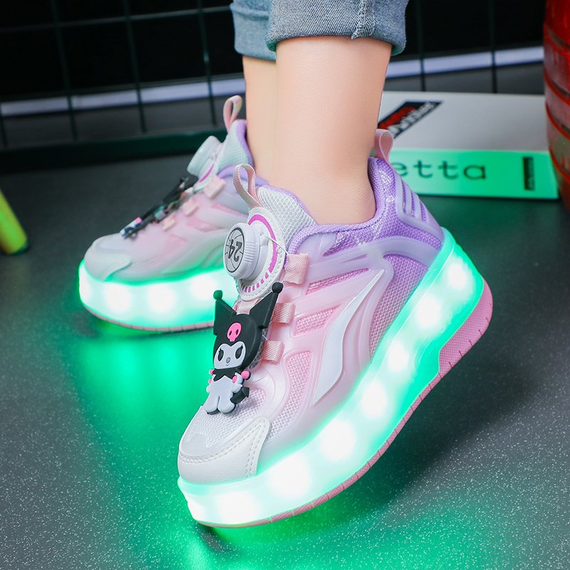 The brand special-priced girl with her shoes removed in the summer 2024