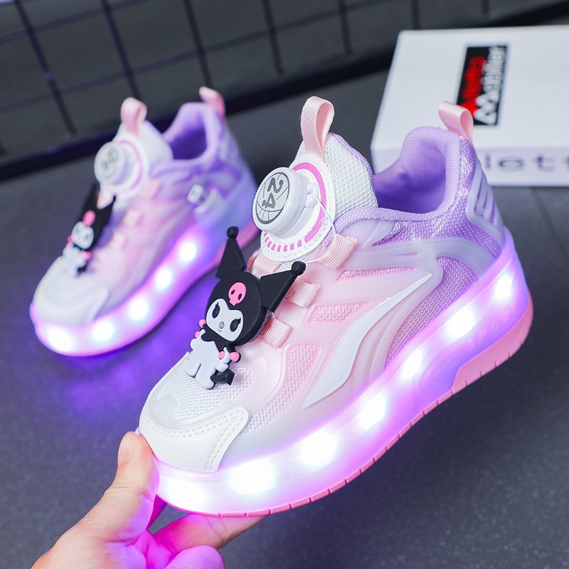 The brand special-priced girl with her shoes removed in the summer 2024