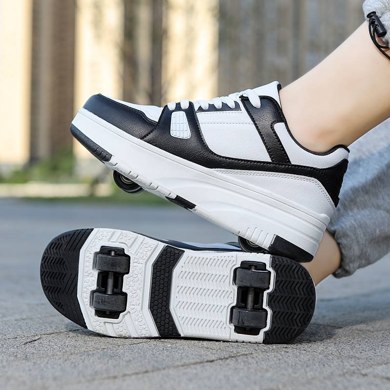 The four-wheeled shoes with the wheel, the four-wheeled-out shoes for the girls and the children