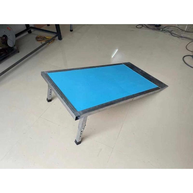 skiboard prop to jump a pole and toss arc arc arc, a box stool piston, space-designed slide prop
