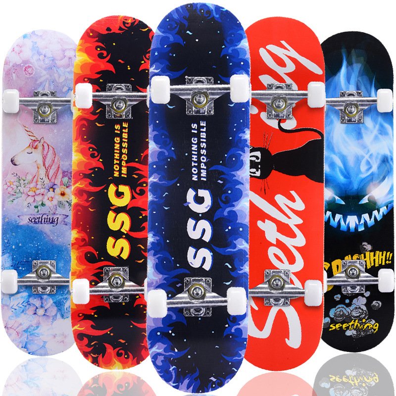 Thirty-one inches of skating for young adults brushing marmalade and four-wheeled beginners with high-quality double-barrel dents