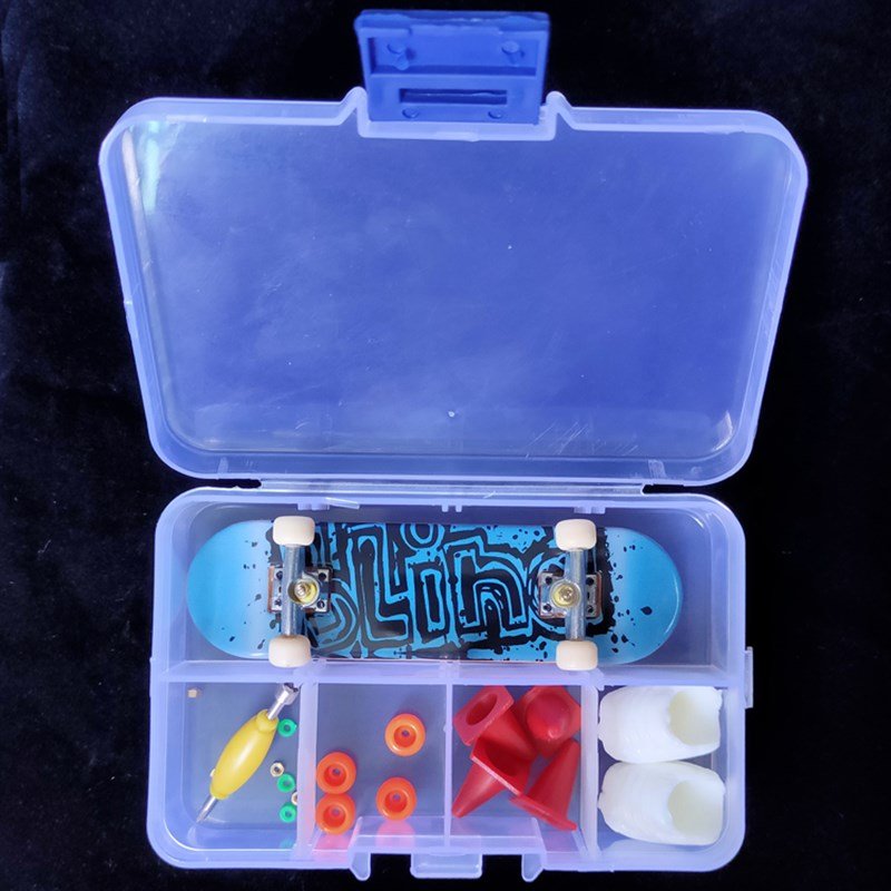 A new 2020 mini-finger, four-wheel double-finger skateboard toy set