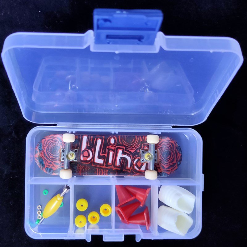 A new 2020 mini-finger, four-wheel double-finger skateboard toy set