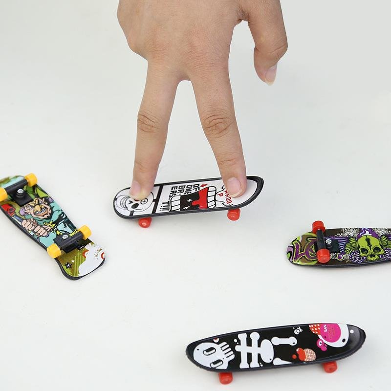 Little tortoise skater finger to the point of your toy, parrot scooter scooter