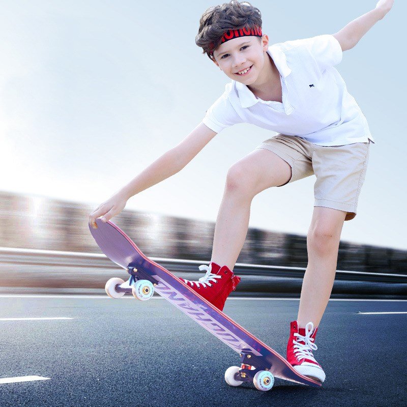 high-end factory sales four-wheel skateboard q junior male, senior adult and adolescent