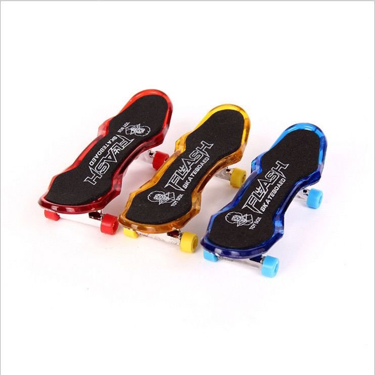 A little toy gift from the flair-finger skateboard 6-1 children's euphoria projector