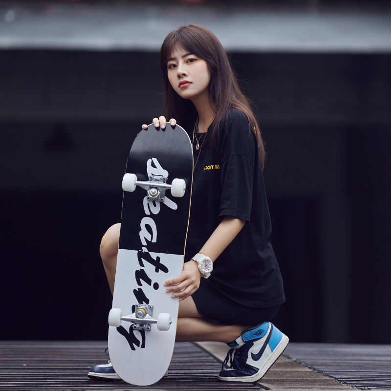 Skiboard beginners, girls and boys, boys and boys, two-barrel, four-wheeler, 6-12