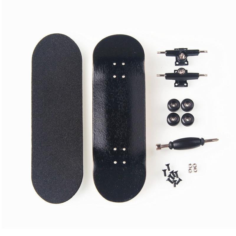 The finger skater's a professional-grade bearing wheel, maple-finger, double-flipboard mini-discharge toy