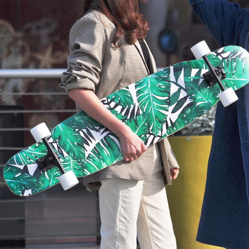 Customization of a two-barrel professional board for skating young boys and girls