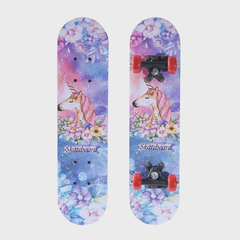 Four-wheel skateboard boys, first-class girls, and young kids