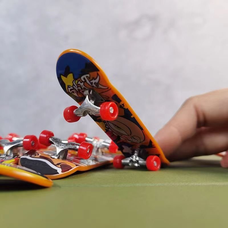 A tortoise skater's fingertips toe toe-to-to-to-toe parrot