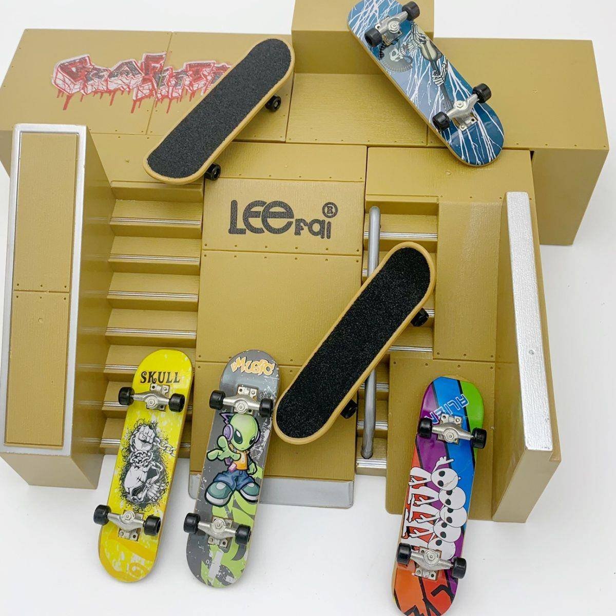 finger skateboard training ground mini-finger-to-team troupe, entrance to to the toy training ground, decompressor