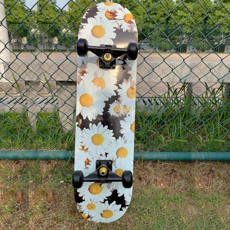 Four-wheeler scooter-specialized adult skating, boys and girls squirming streetboards for children and young people