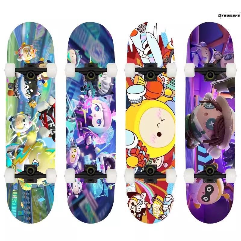 Four rounds of glitter-wood twin factory on the 6-12-year-old junior schoolboy skateboard