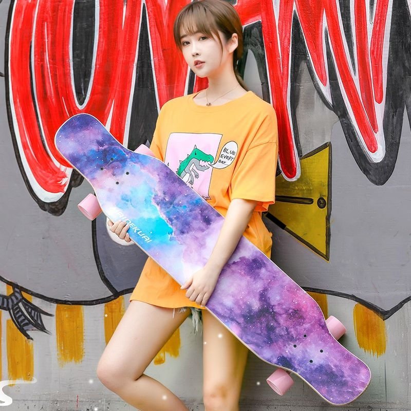 A Han-style four-wheel-brusher for young adult boys and girls in the long-board skates