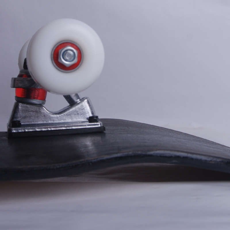 Pure color-scratching skateboards, first-class junior street-scrambling adult walkers, professional double-crossed four-wheel skateboards