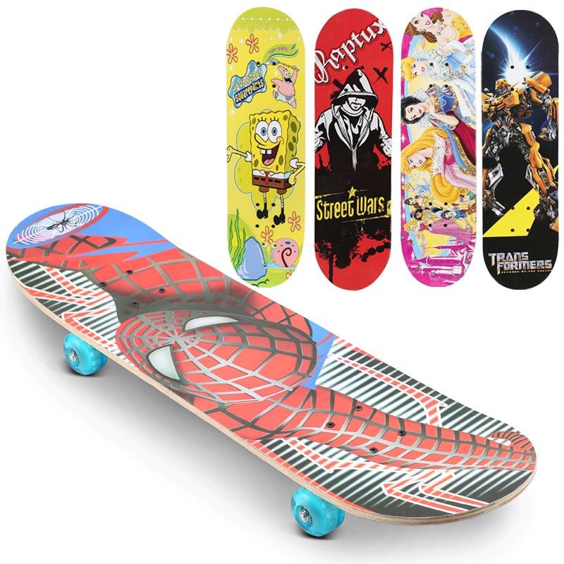 Four-wheel skating night starters, boys and girls brushing street toys, double-barrel skating