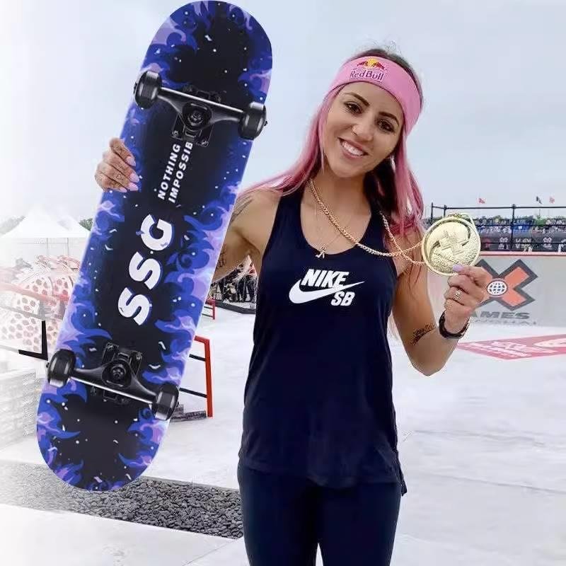 "Whisty's professional skateboard, four-wheeled adult, four-wheeled-activist, male and female beginners, street scooter."