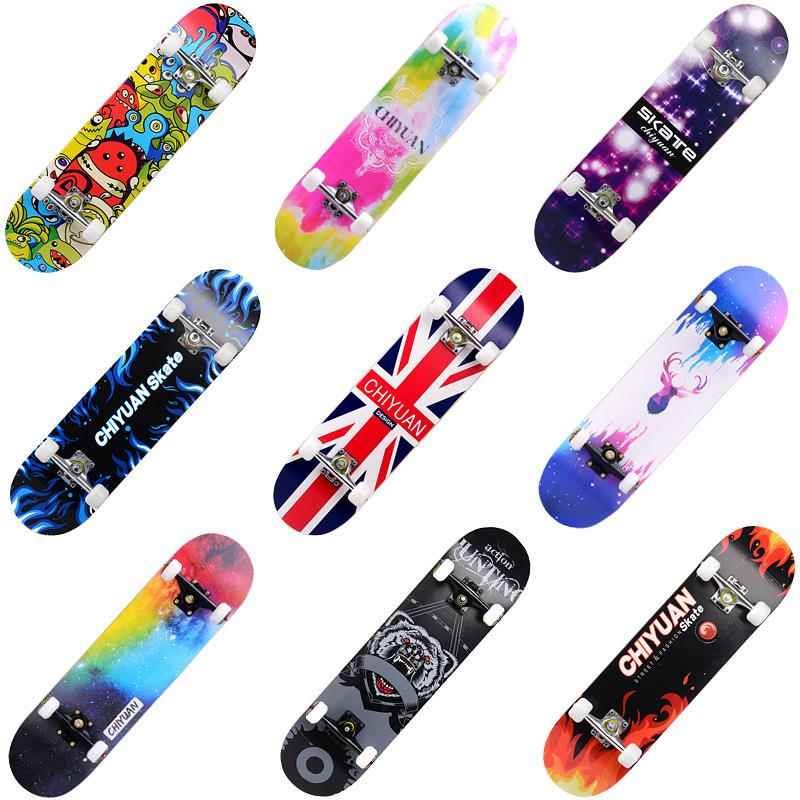 Four-wheel skateboard beginners, adult boys and girls, adult two-year-old skateboarder