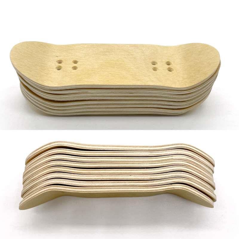 Finger skateboards with a five-storey maple finger, a wide source of 3.2.3.4