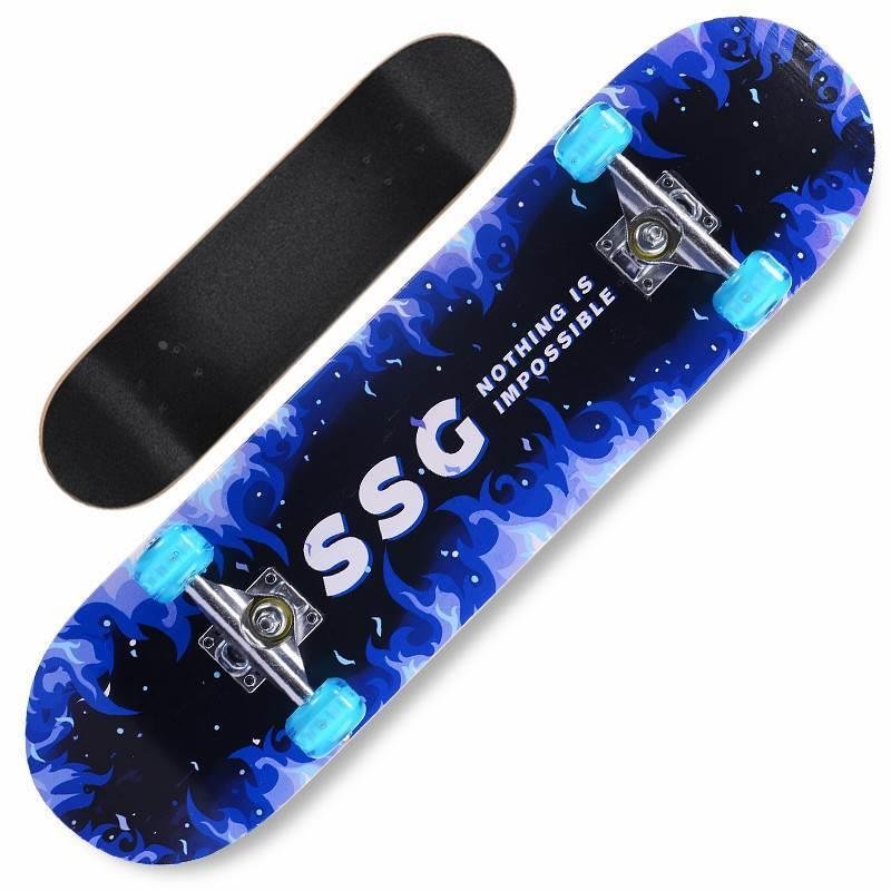 31-inch beginner's four-wheel skateboard skateboard
