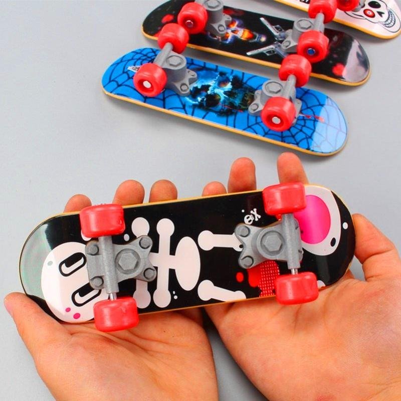 A tortoise skateboard little fingerboard toy-size, big finger-size, professional child-boy-girl prop