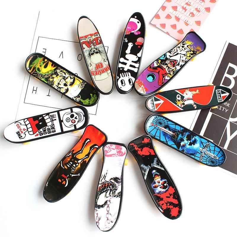A tortoise skateboard little fingerboard toy-size, big finger-size, professional child-boy-girl prop