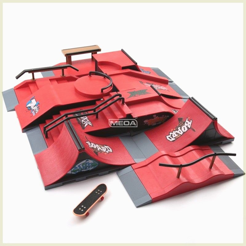 Finger skater training ground creative children's toy-finger skateboard field competitions with specialized props