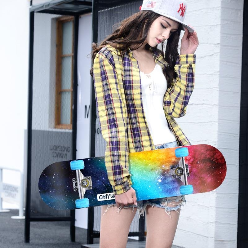 FOUR-WHEEL SKATEBOARD BEGINNERS, MALE AND FEMALE, TWO-BLOCK MAPLE ROAD, PROFESSIONAL SKATING CAR FACTORY FOR ADULT AND YOUNG CHILDREN AND YOUNG PEOPLE L