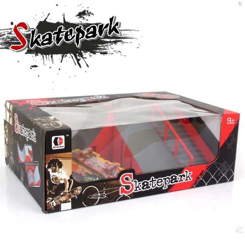A MINI SKATER SPECIALIZING IN FINGERBOARD ALLOY FIELD CHILDREN'S COMBINATIONS OF TOY-TO-TO-GOLD TROUPE