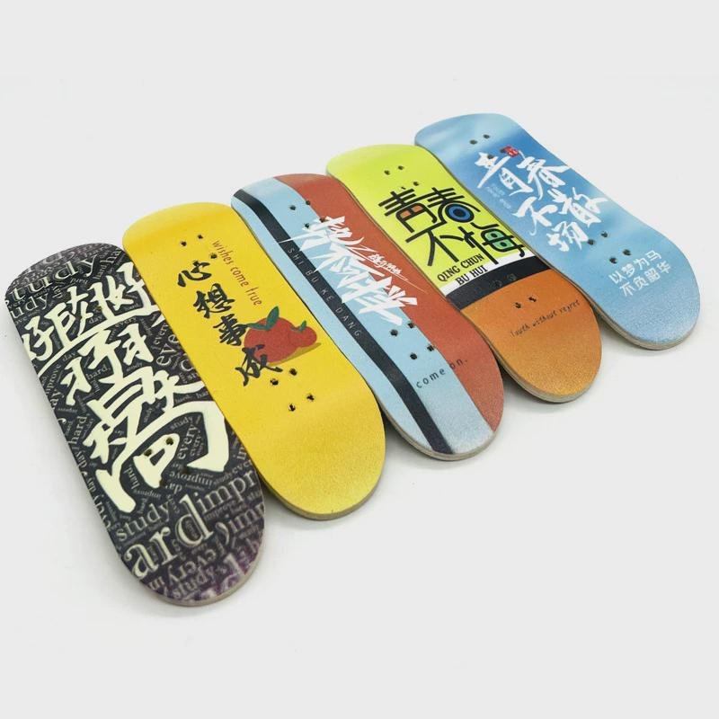A full set of young people's fingertips, mammoth, two-barrel, toy-to-hand wooden skateboards