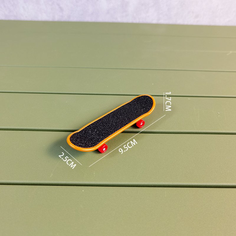 The mini-alloy creative children's fingerboard table-depressure suit for a professional children's toy entry point
