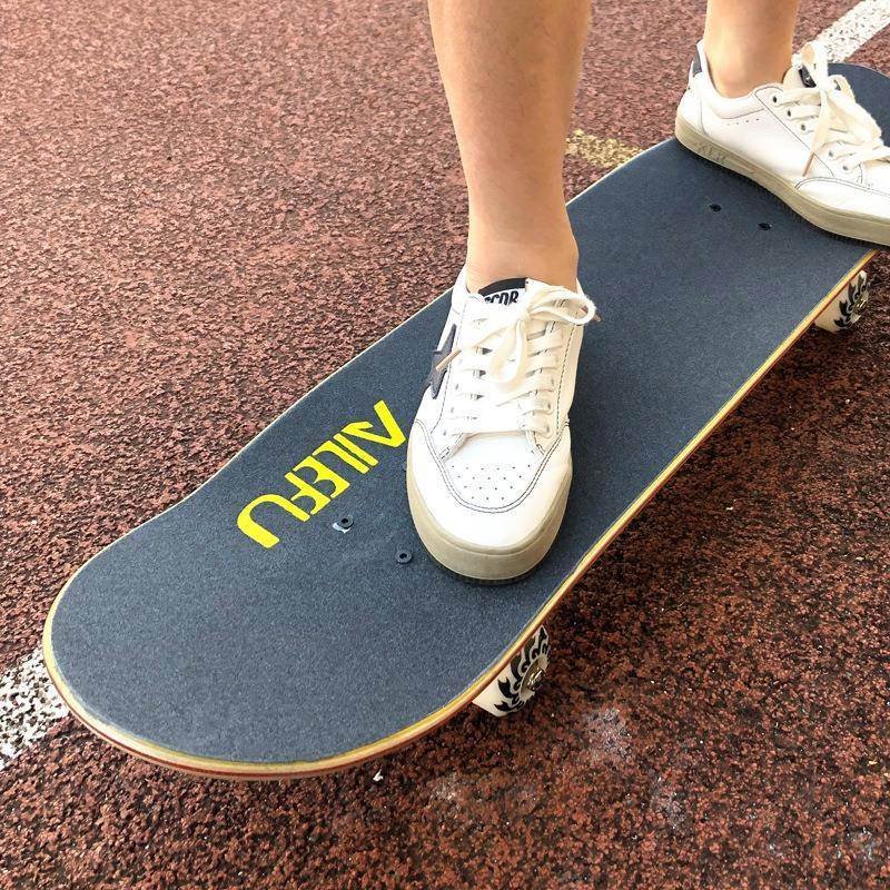 Skiboards beginners swipe the street for boys, girls and boys, four-wheel road short, two-barrel assembly boards