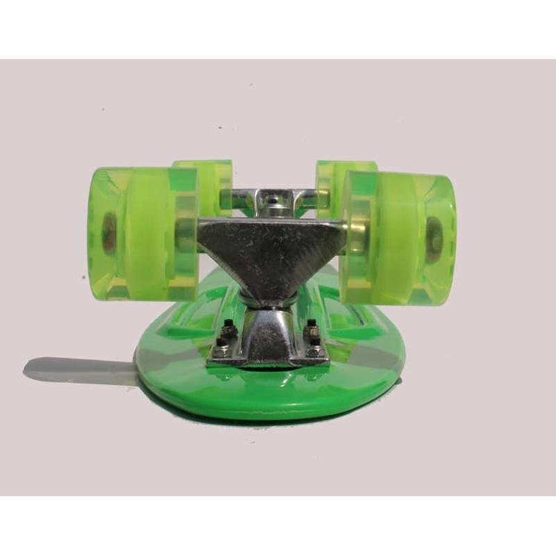 A four-wheeler for adults in small-fishboard skateboards, with high-flexing elastic flashbrush for boys and girls
